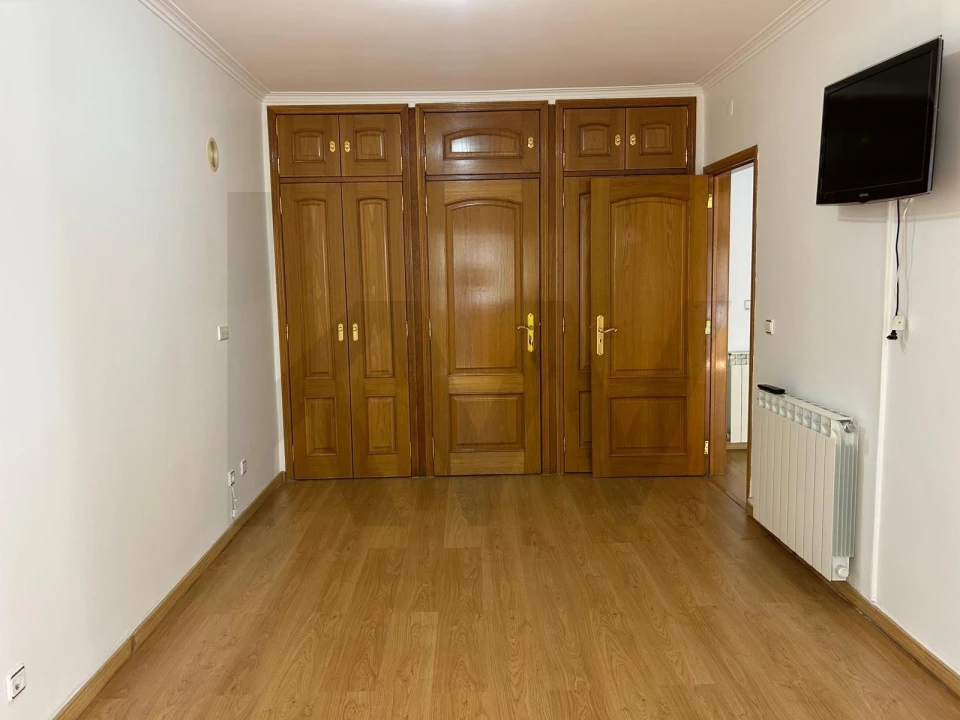 Apartamento T3 para Arrendamento em Queluz e Belas Foto 28