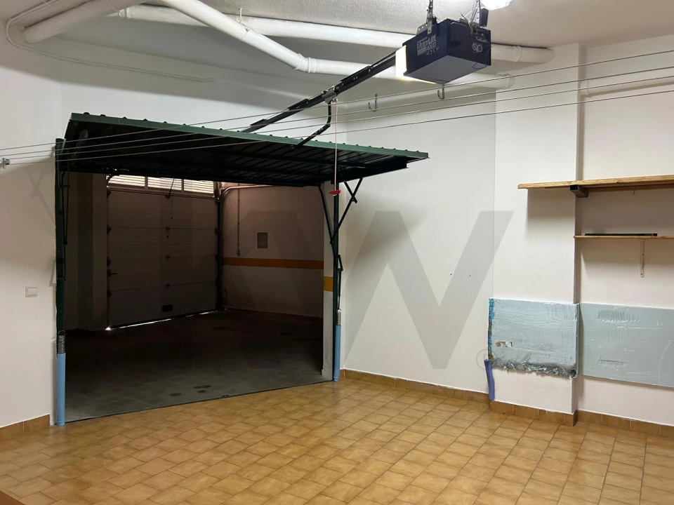 Apartamento T3 para Arrendamento em Queluz e Belas Foto 34