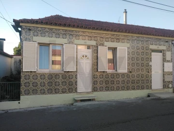 Moradia T1 para Venda em Aradas