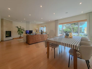 Apartamento T4 para Arrendamento em Cascais e Estoril