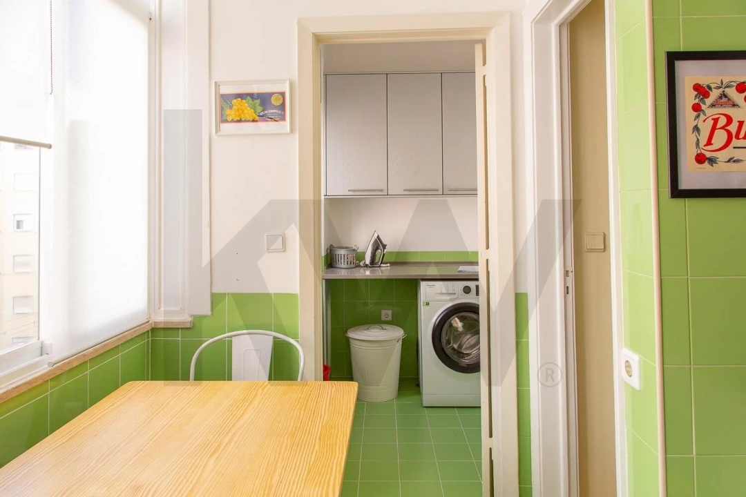 Apartamento T4 para Venda em Avenidas Novas Foto 4
