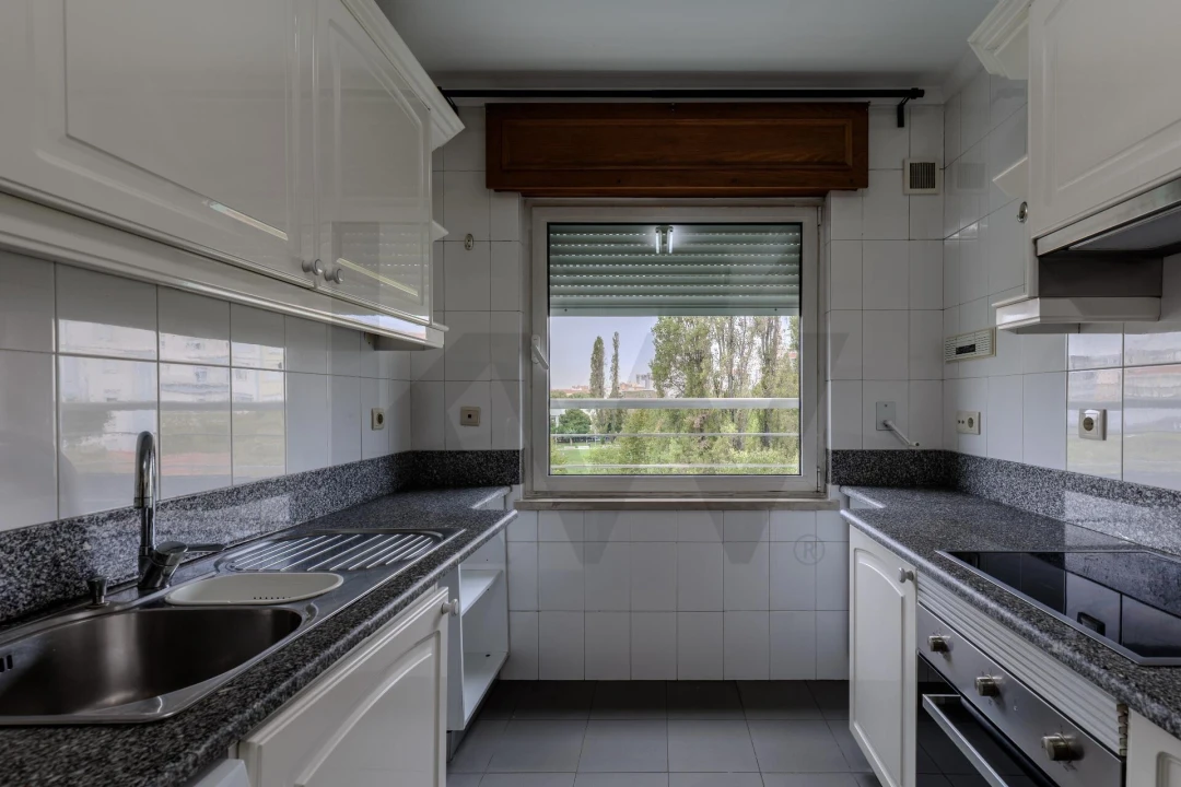 Apartamento T1 para Arrendamento em Avenidas Novas Foto 4