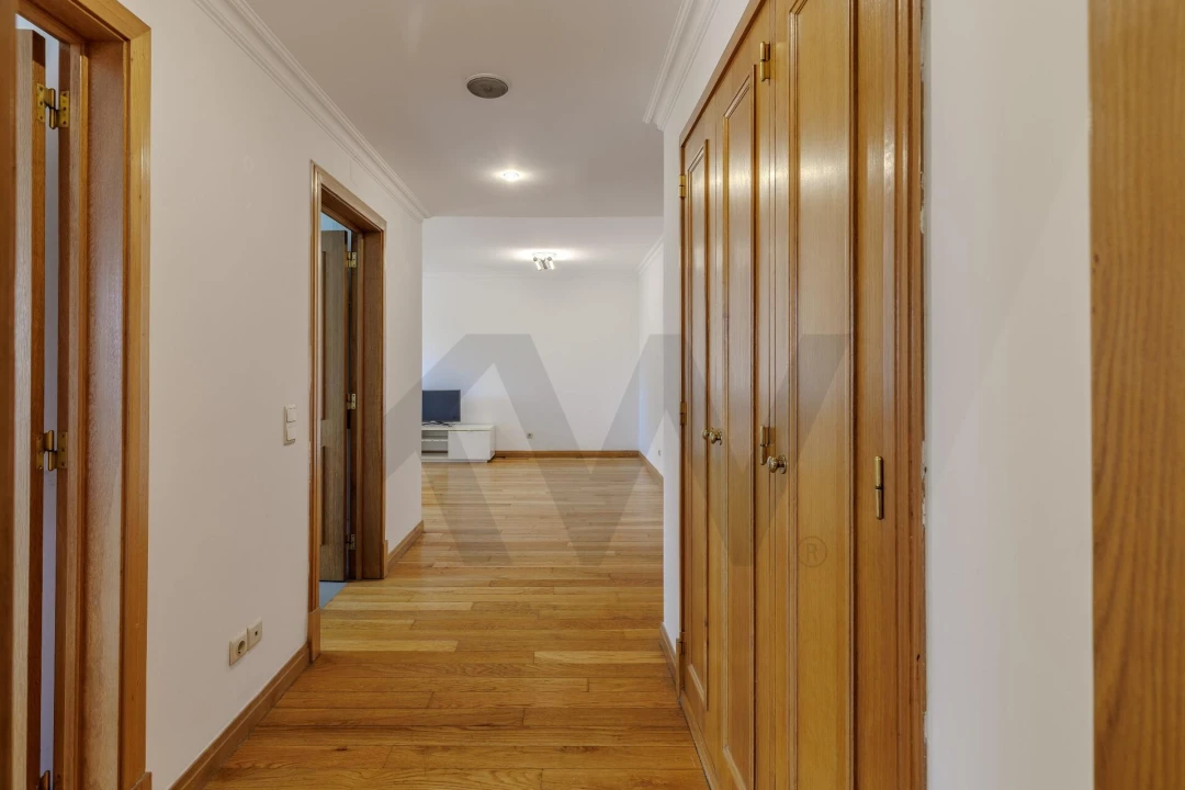 Apartamento T1 para Arrendamento em Avenidas Novas Foto 12
