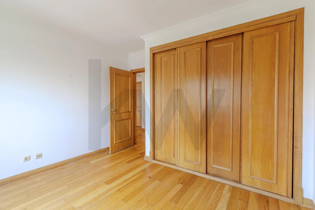 Apartamento T1 para Arrendamento em Avenidas Novas Foto 7