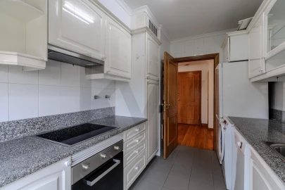 Apartamento T1 para Arrendamento em Avenidas Novas