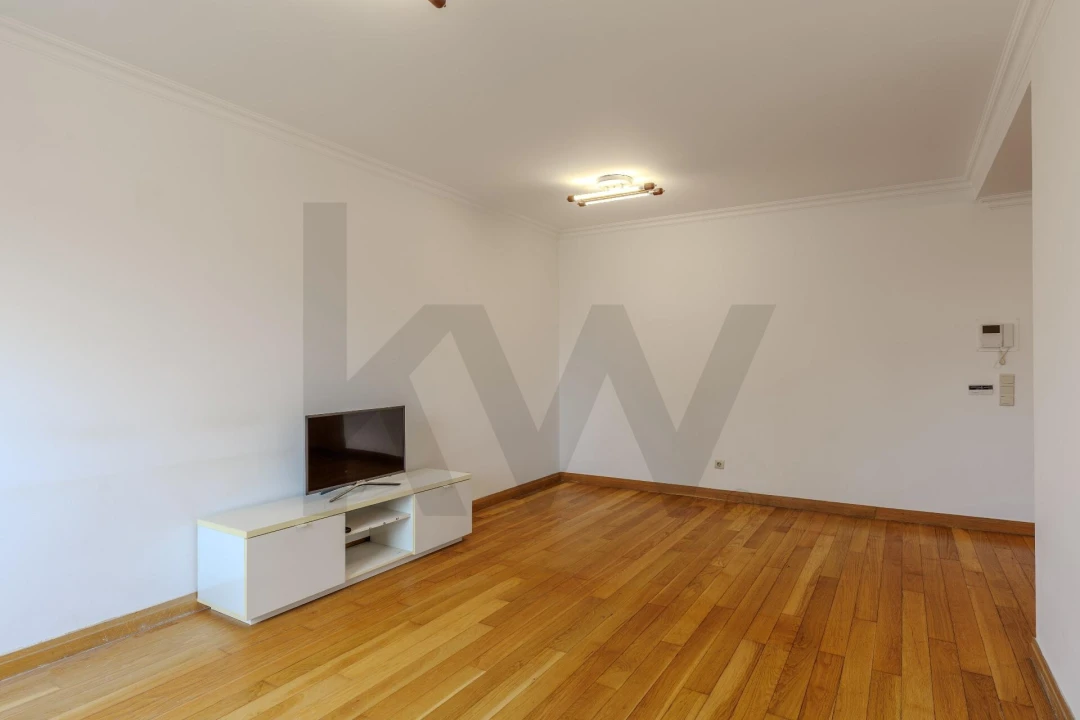 Apartamento T1 para Arrendamento em Avenidas Novas Foto 2