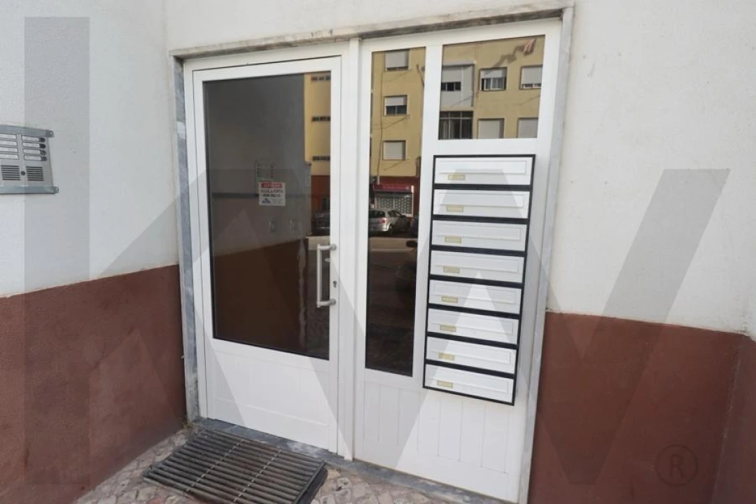 Apartamento T3 para Venda em Amora Foto 4
