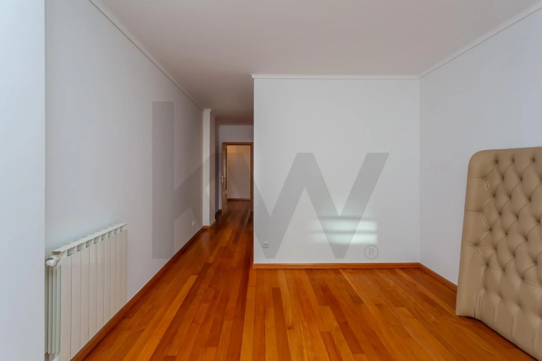 Apartamento T3 para Venda em Carcavelos e Parede Foto 13