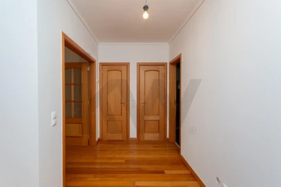 Apartamento T3 para Venda em Carcavelos e Parede
