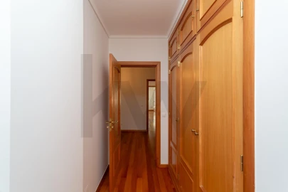 Apartamento T3 para Venda em Carcavelos e Parede