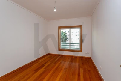 Apartamento T3 para Venda em Carcavelos e Parede