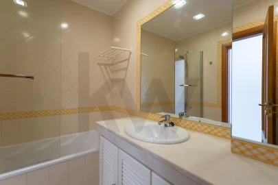 Apartamento T3 para Venda em Carcavelos e Parede