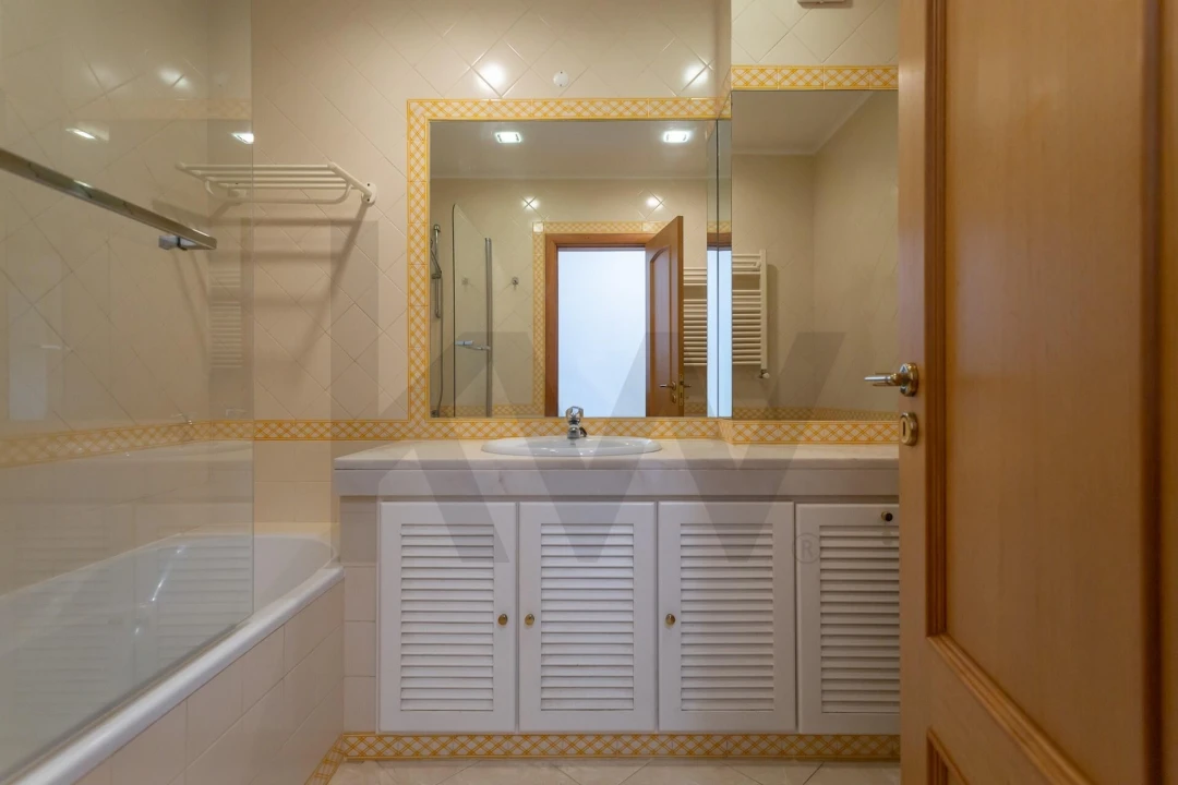 Apartamento T3 para Venda em Carcavelos e Parede Foto 3