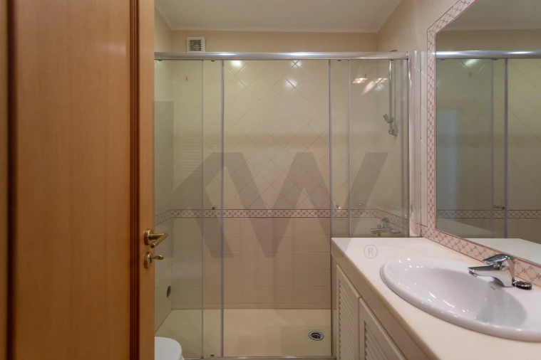 Apartamento T3 para Venda em Carcavelos e Parede Foto 15