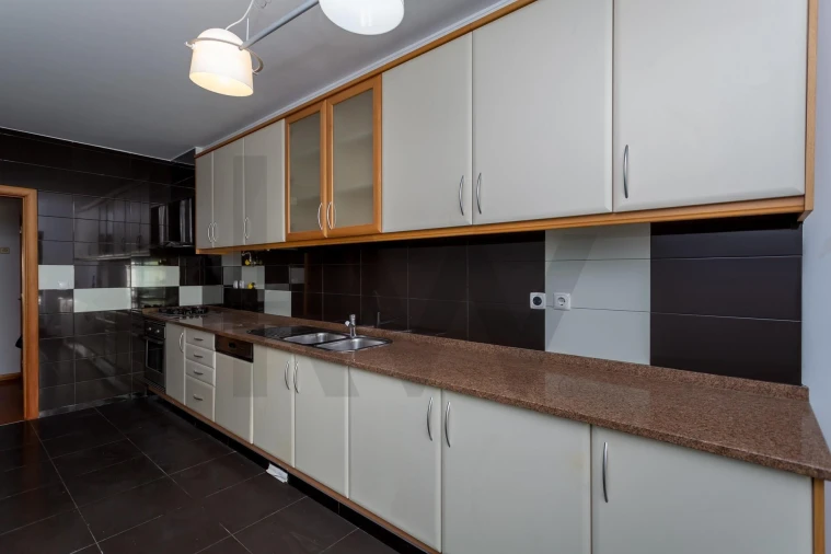 Apartamento T3 para Venda em Carcavelos e Parede Foto 27