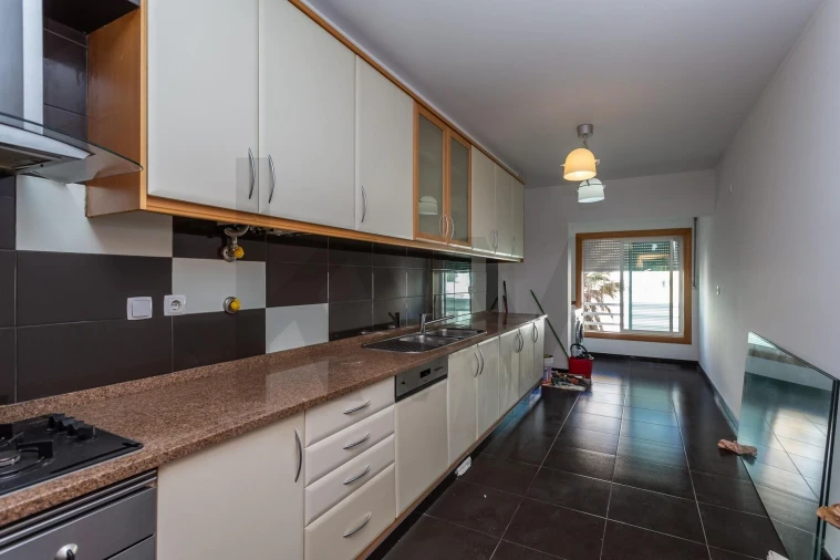 Apartamento T3 para Venda em Carcavelos e Parede Foto 26