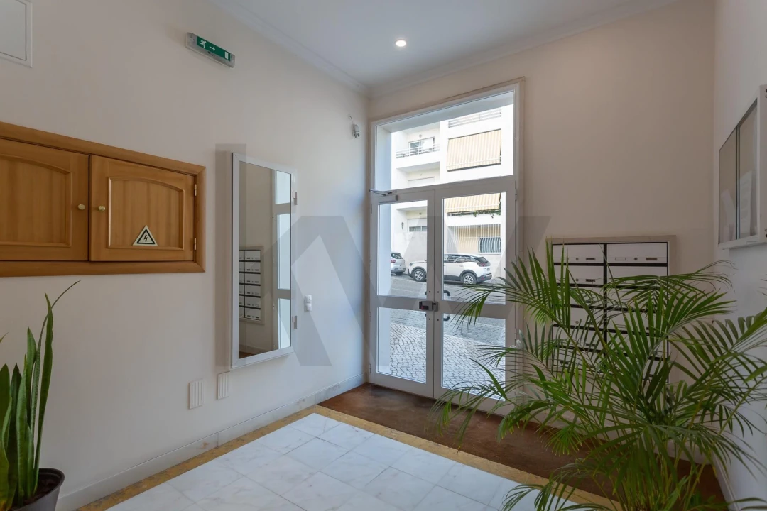 Apartamento T3 para Venda em Carcavelos e Parede Foto 29