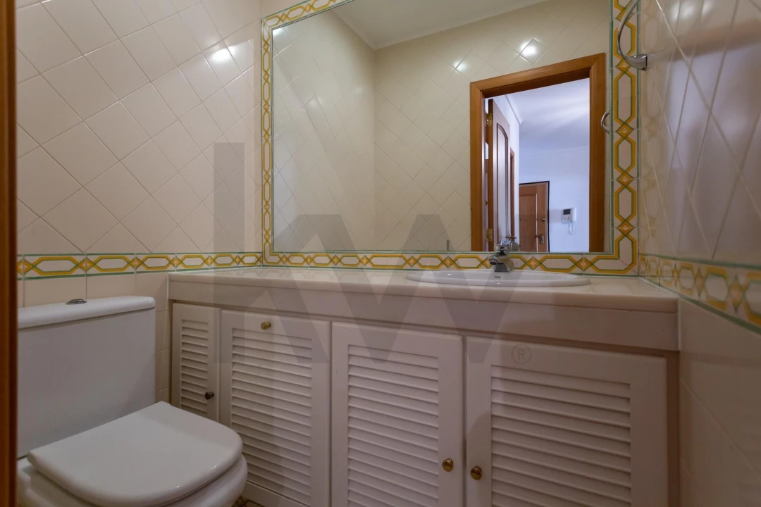 Apartamento T3 para Venda em Carcavelos e Parede Foto 17