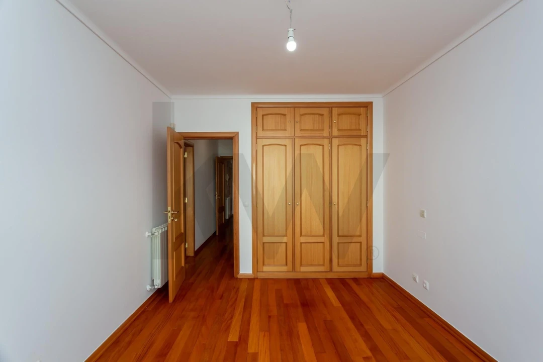 Apartamento T3 para Venda em Carcavelos e Parede Foto 7