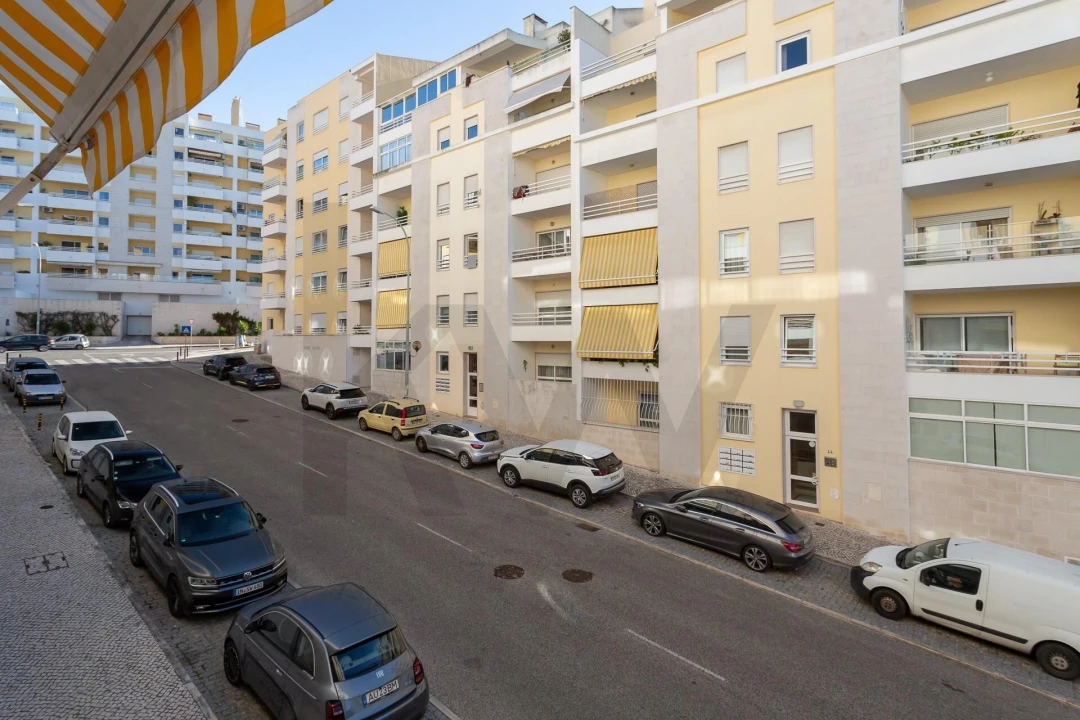 Apartamento T3 para Venda em Carcavelos e Parede Foto 25