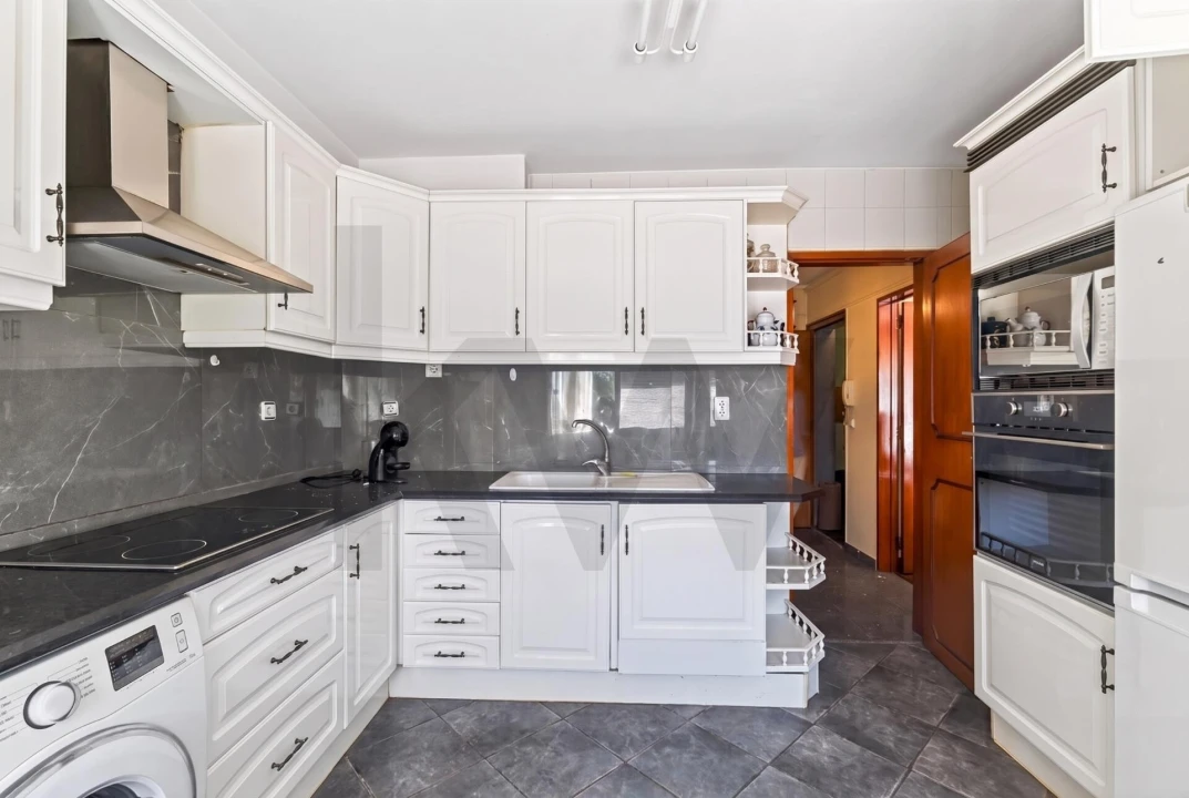 Apartamento T2 para Venda em Odivelas Foto 3