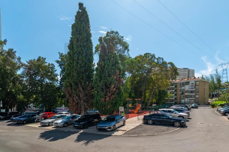 Apartamento T2 para Venda em Odivelas Foto 2