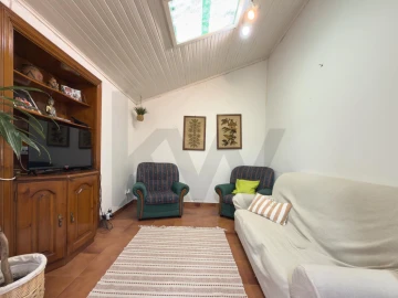 Moradia T2 para Venda em Fenais da Ajuda