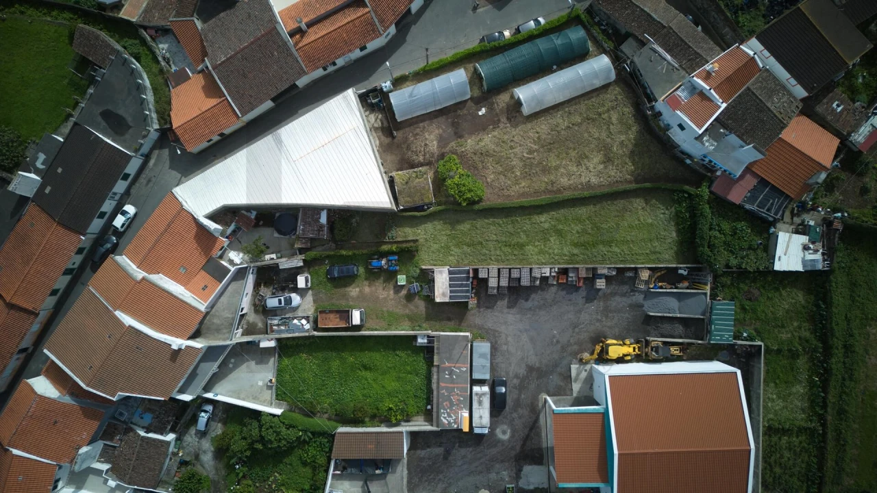 Moradia T2 para Venda em Fenais da Ajuda Foto 26