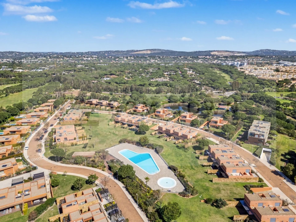 Apartamento T2 para Venda em Quarteira Foto 32