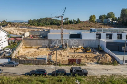Moradia T4 para Venda em Vilar de Andorinho