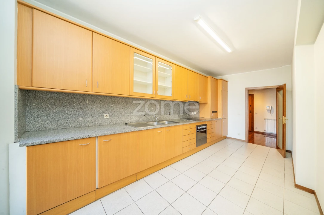 Apartamento T4 para Arrendamento em São Vitor (Braga) Foto 13
