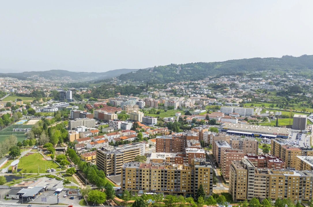 Apartamento T4 para Arrendamento em São Vitor (Braga) Foto 3