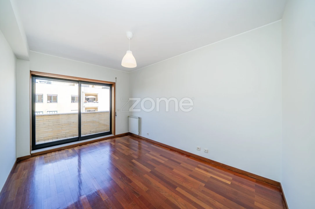 Apartamento T4 para Arrendamento em São Vitor (Braga) Foto 21