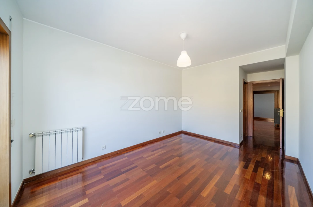 Apartamento T4 para Arrendamento em São Vitor (Braga) Foto 24