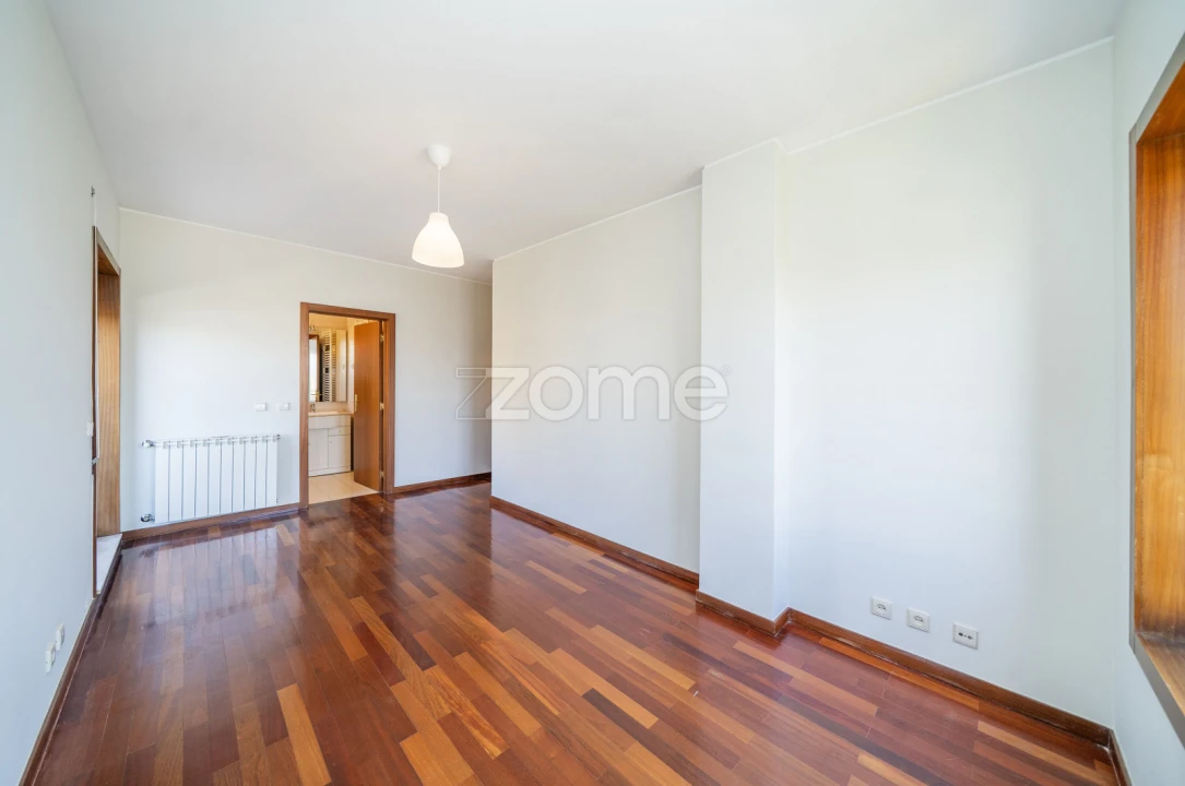 Apartamento T4 para Arrendamento em São Vitor (Braga) Foto 30