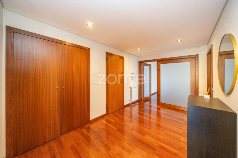 Apartamento T4 para Arrendamento em São Vitor (Braga) Foto 39