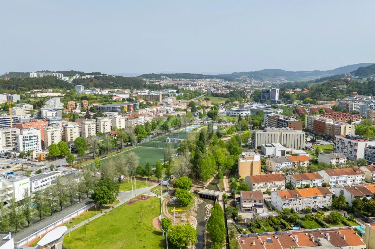 Apartamento T4 para Arrendamento em São Vitor (Braga) Foto 40