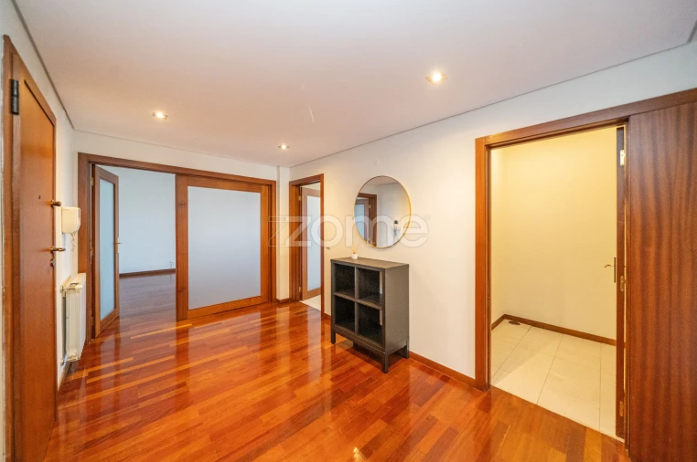 Apartamento T4 para Arrendamento em São Vitor (Braga) Foto 5