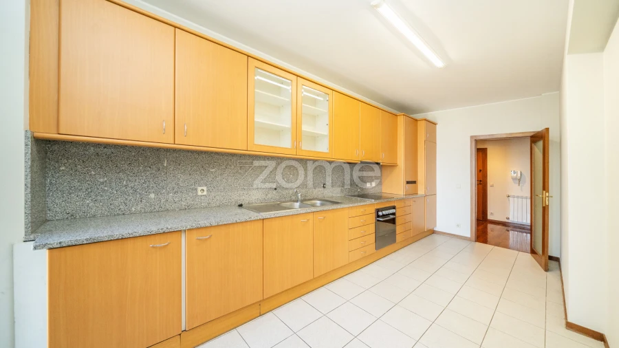 Apartamento T4 para Arrendamento em São Vitor (Braga)