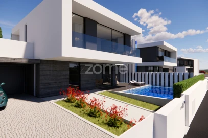 Moradia T4 para Venda em Vilar de Andorinho
