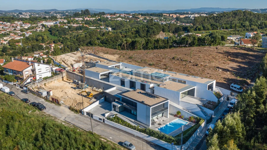 Moradia T4 para Venda em Vilar de Andorinho