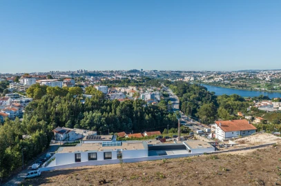 Moradia T4 para Venda em Vilar de Andorinho
