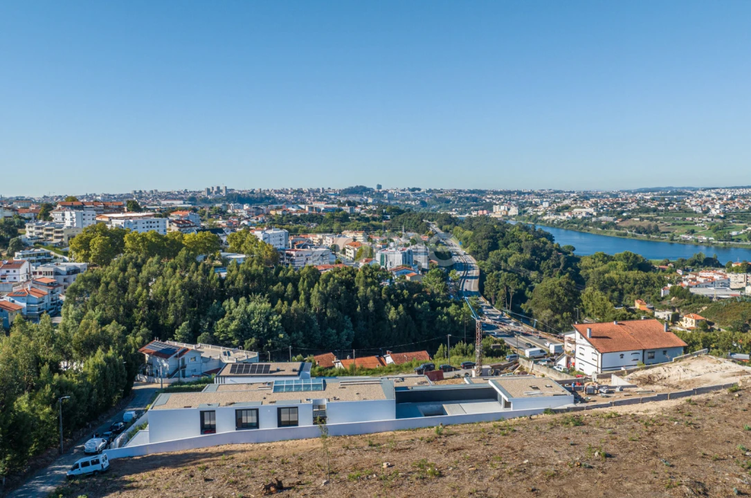 Moradia T4 para Venda em Vilar de Andorinho Foto 10