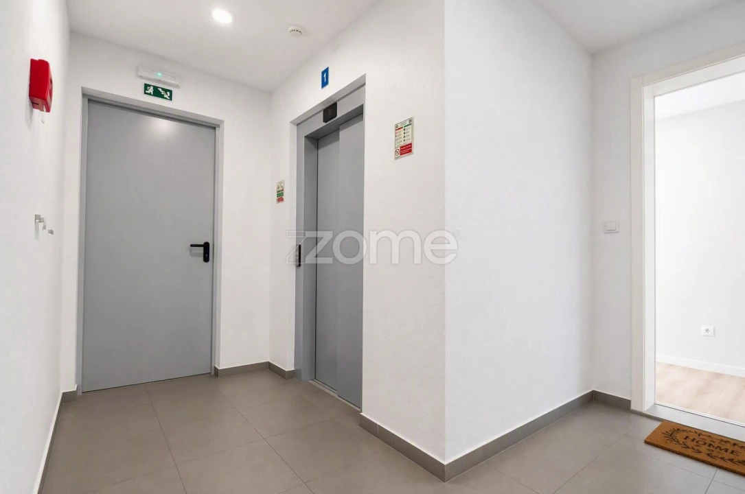 Apartamento T2 para Arrendamento em São Domingos de Rana Foto 19