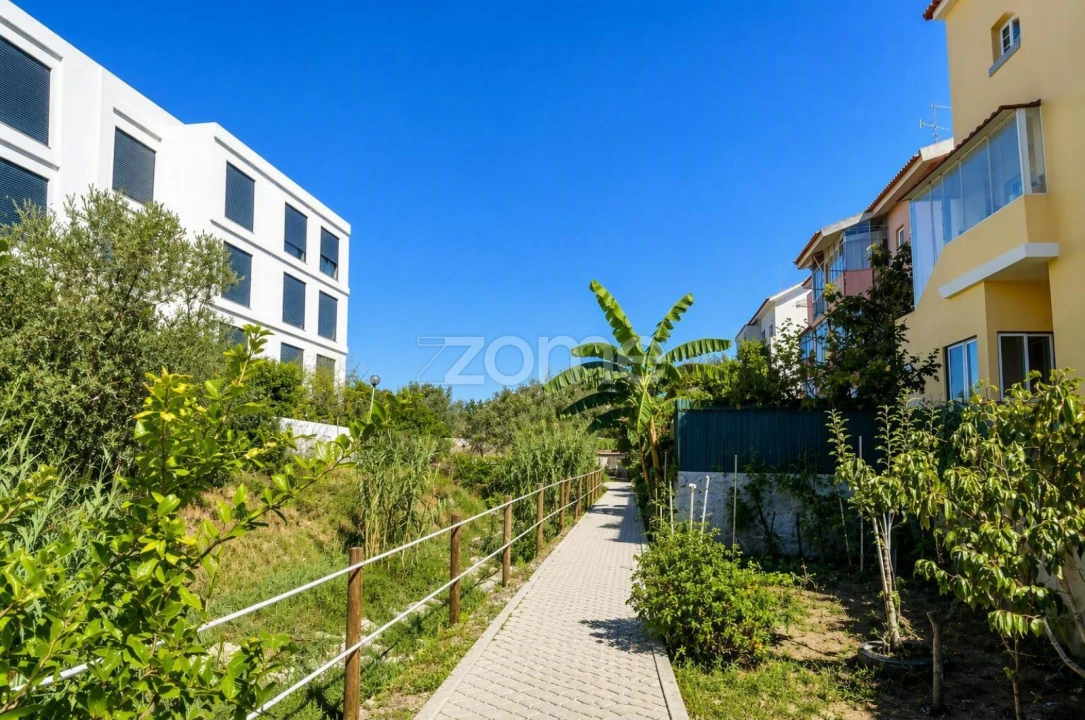 Apartamento T2 para Arrendamento em São Domingos de Rana Foto 24