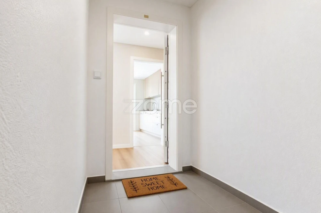 Apartamento T2 para Arrendamento em São Domingos de Rana Foto 2
