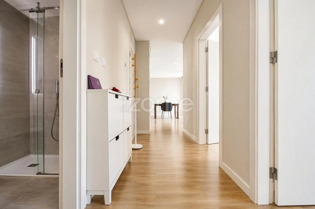 Apartamento T2 para Arrendamento em São Domingos de Rana Foto 9