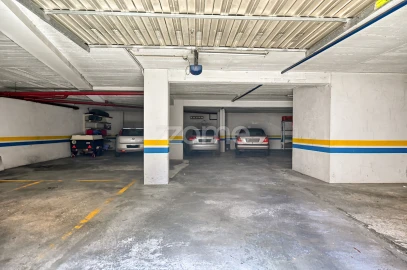 Apartamento T2 para Arrendamento em Rio de Mouro