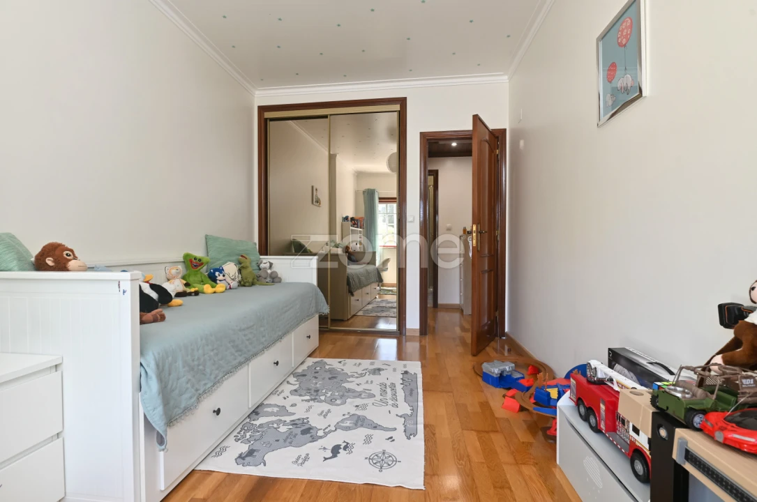 Apartamento T2 para Arrendamento em Rio de Mouro Foto 14