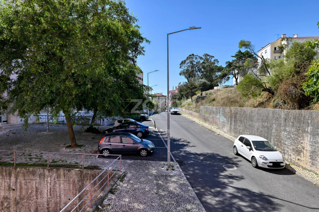 Apartamento T2 para Arrendamento em Rio de Mouro Foto 24